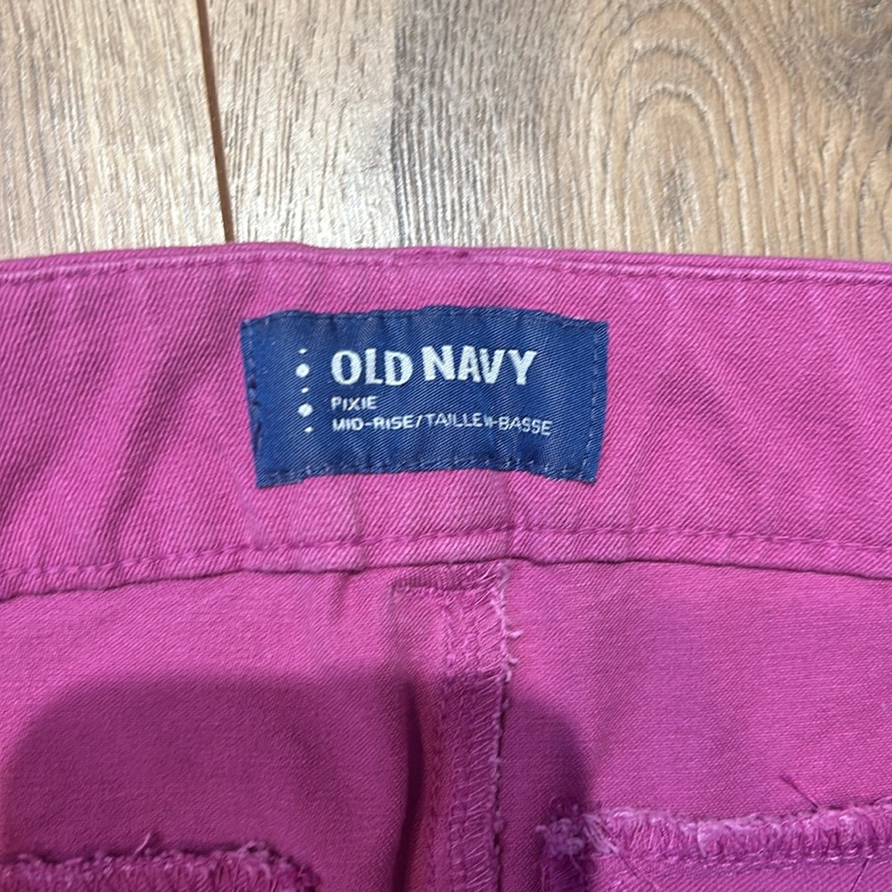 Old Navy pixie pants - Picture 2 of 7